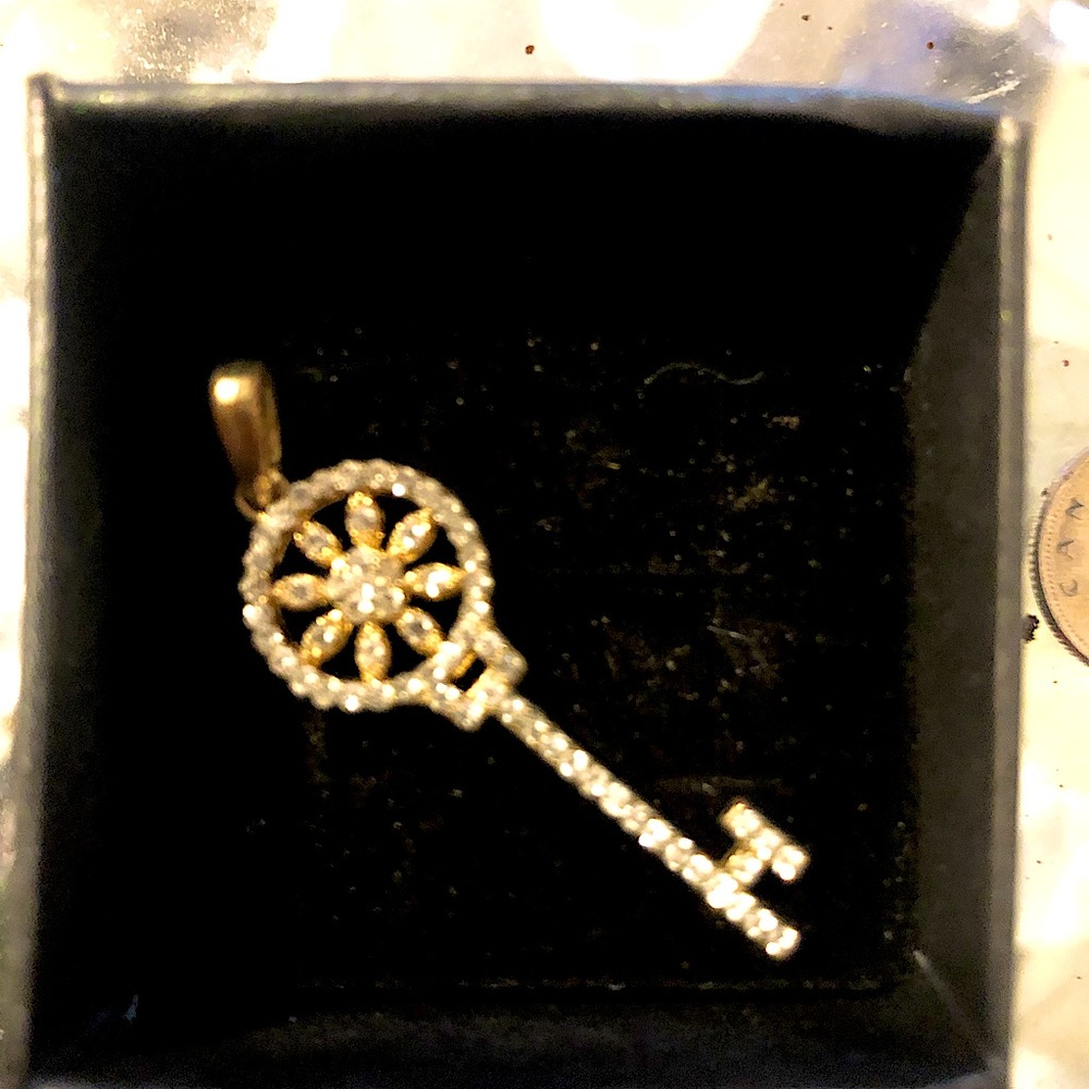 Gold and Crystal key pendant from Jewlr.